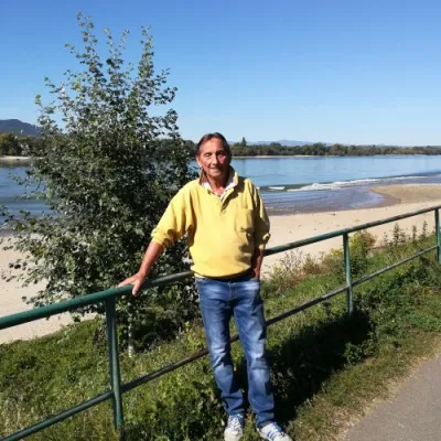 Lacika49 profilképe
