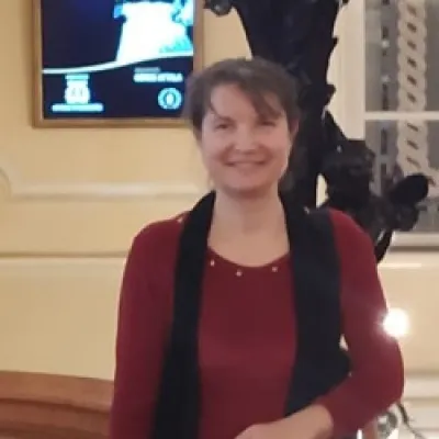 Holl profilképe