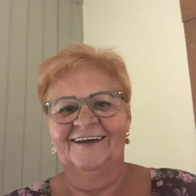 Szegfü profilképe