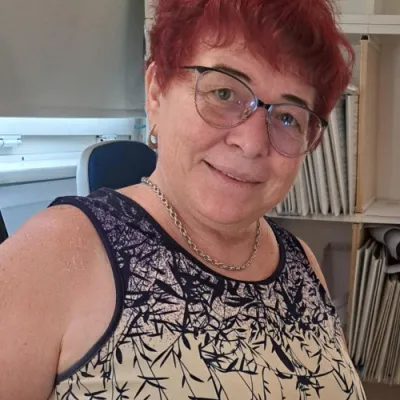 19610118Zsuzsa profilképe