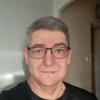 Holm profilképe
